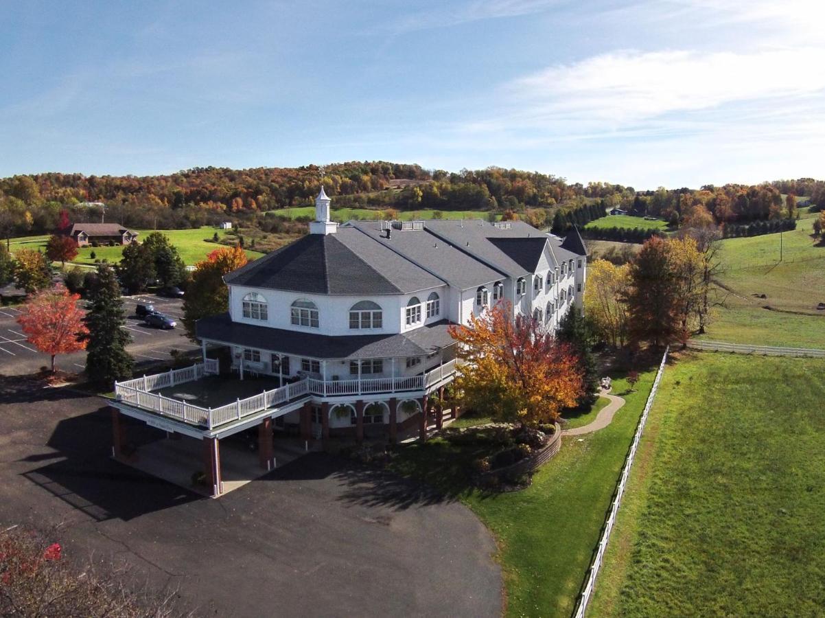 Inn At Amish Door Wilmot Екстериор снимка